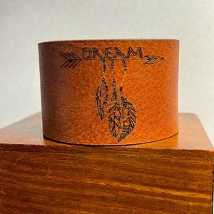 Rustic Cuff Leather Dream/Feather Snap Cuff 7 - 7.5 inches